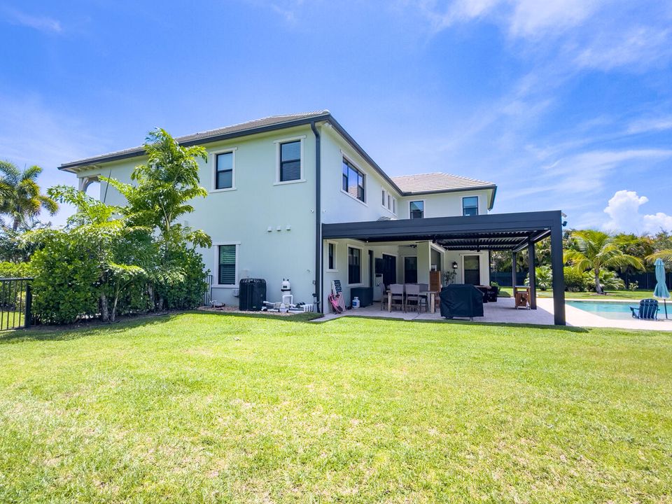 For Sale: $4,399,000 (6 beds, 5 baths, 5226 Square Feet)