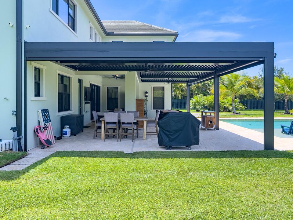 For Sale: $4,399,000 (6 beds, 5 baths, 5226 Square Feet)