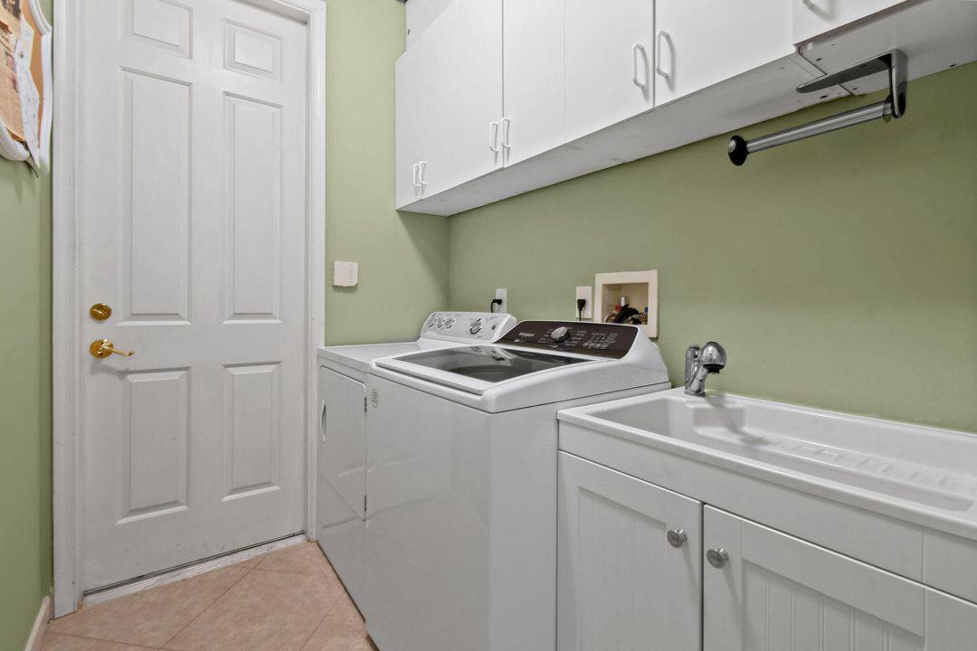 Active With Contract: $499,000 (3 beds, 2 baths, 2545 Square Feet)