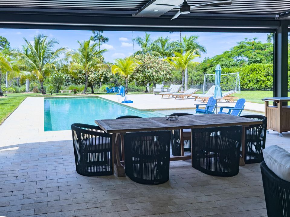 For Sale: $4,399,000 (6 beds, 5 baths, 5226 Square Feet)