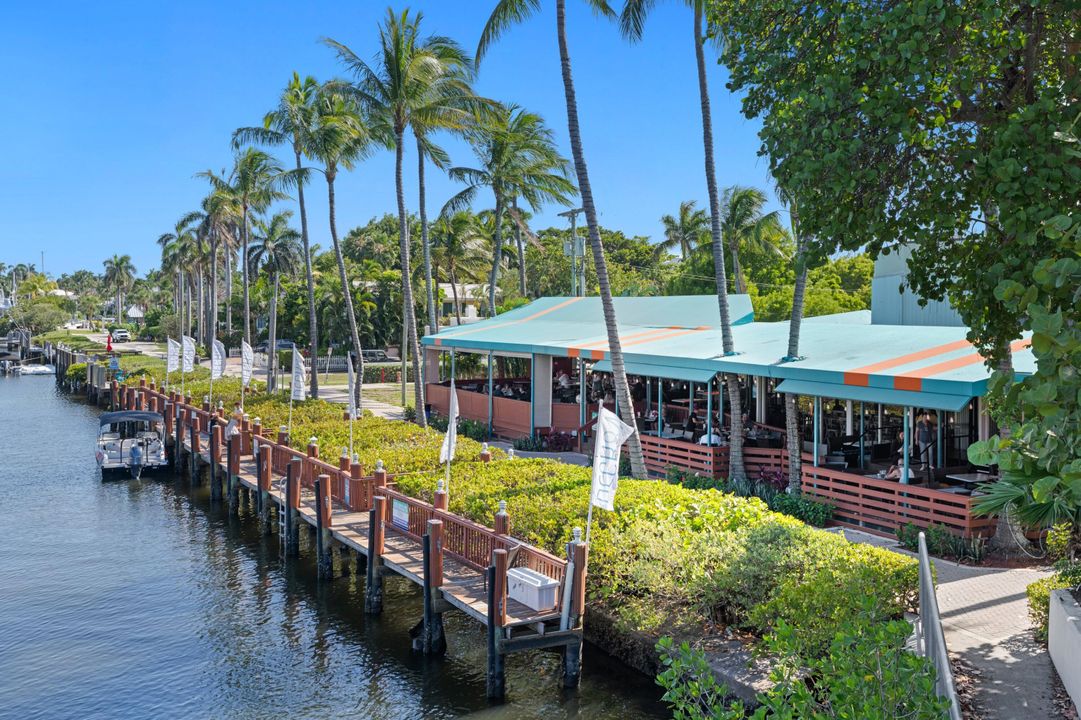 出租: $5,000 (4 贝兹, 3 浴室, 2500 平方英尺)