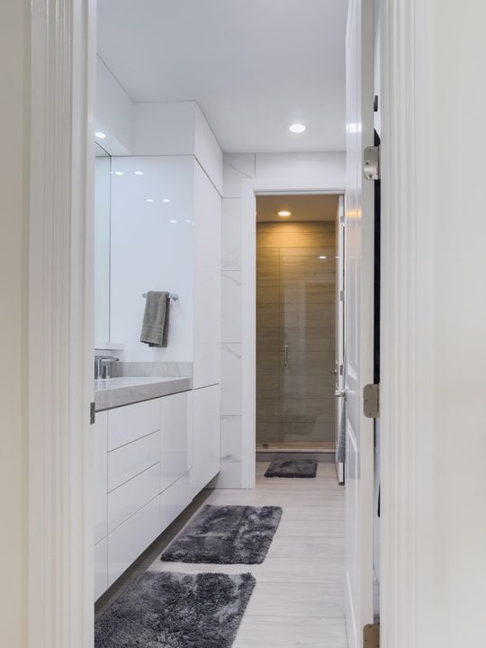 For Sale: $4,399,000 (6 beds, 5 baths, 5226 Square Feet)