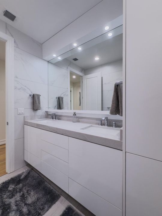 For Sale: $4,399,000 (6 beds, 5 baths, 5226 Square Feet)