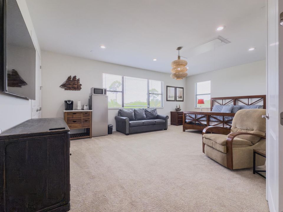 For Sale: $4,399,000 (6 beds, 5 baths, 5226 Square Feet)