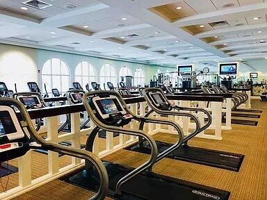 合同活跃: $5,000 (2 贝兹, 2 浴室, 2065 平方英尺)