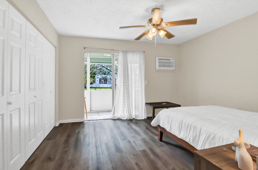 合同活跃: $79,000 (1 贝兹, 1 浴室, 585 平方英尺)