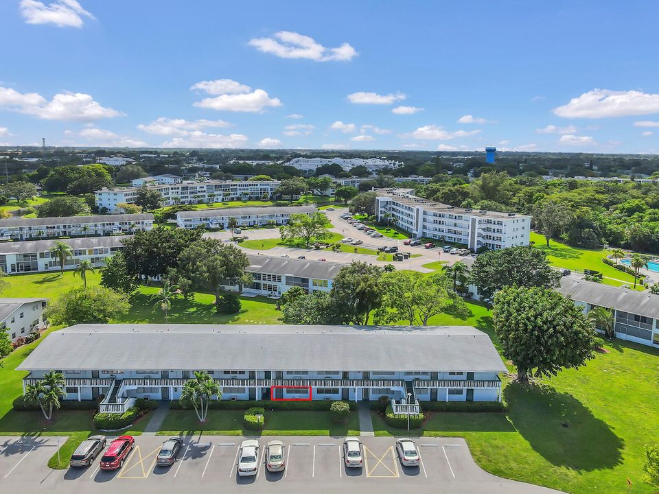 合同活跃: $79,000 (1 贝兹, 1 浴室, 585 平方英尺)