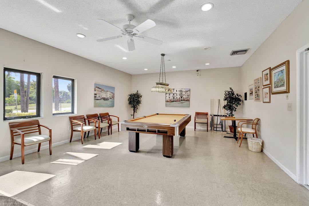 Под контрактом: $280,000 (2 спален, 2 ванн, 957 Квадратных фут)