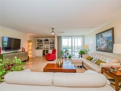 В аренду: $5,900 (2 спален, 2 ванн, 1600 Квадратных фут)