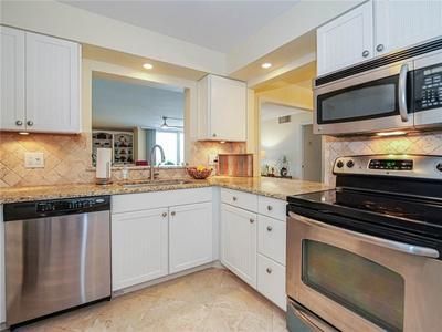 В аренду: $5,900 (2 спален, 2 ванн, 1600 Квадратных фут)