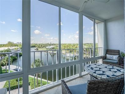 В аренду: $5,900 (2 спален, 2 ванн, 1600 Квадратных фут)