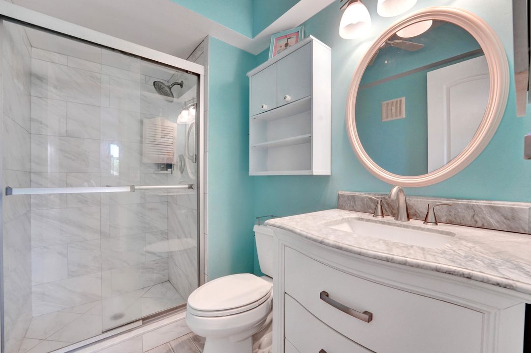 合同活跃: $185,000 (2 贝兹, 2 浴室, 962 平方英尺)