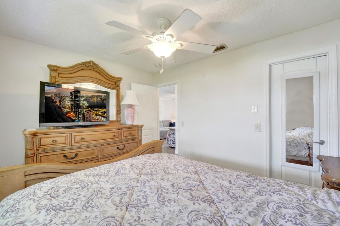 合同活跃: $185,000 (2 贝兹, 2 浴室, 962 平方英尺)