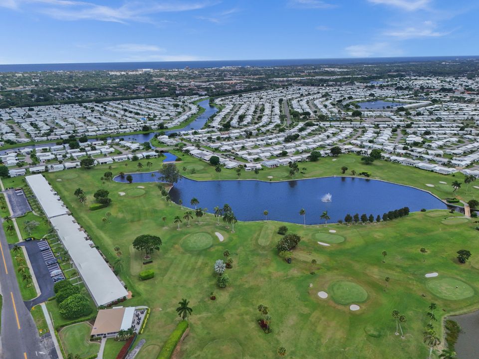 合同活跃: $185,000 (2 贝兹, 2 浴室, 962 平方英尺)