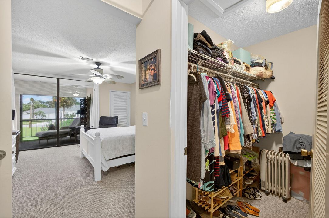 待售: $375,000 (2 贝兹, 2 浴室, 1400 平方英尺)