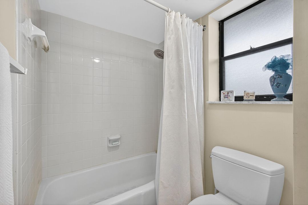 待售: $375,000 (2 贝兹, 2 浴室, 1400 平方英尺)