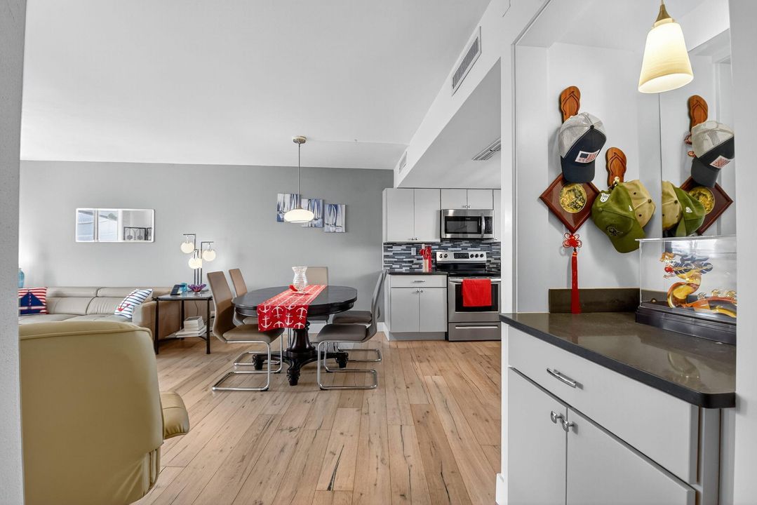 Active With Contract: $7,500 (2 beds, 2 baths, 1116 Square Feet)