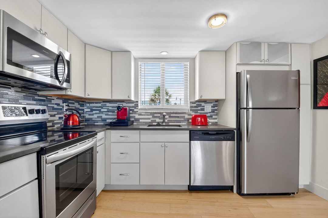 Active With Contract: $7,500 (2 beds, 2 baths, 1116 Square Feet)