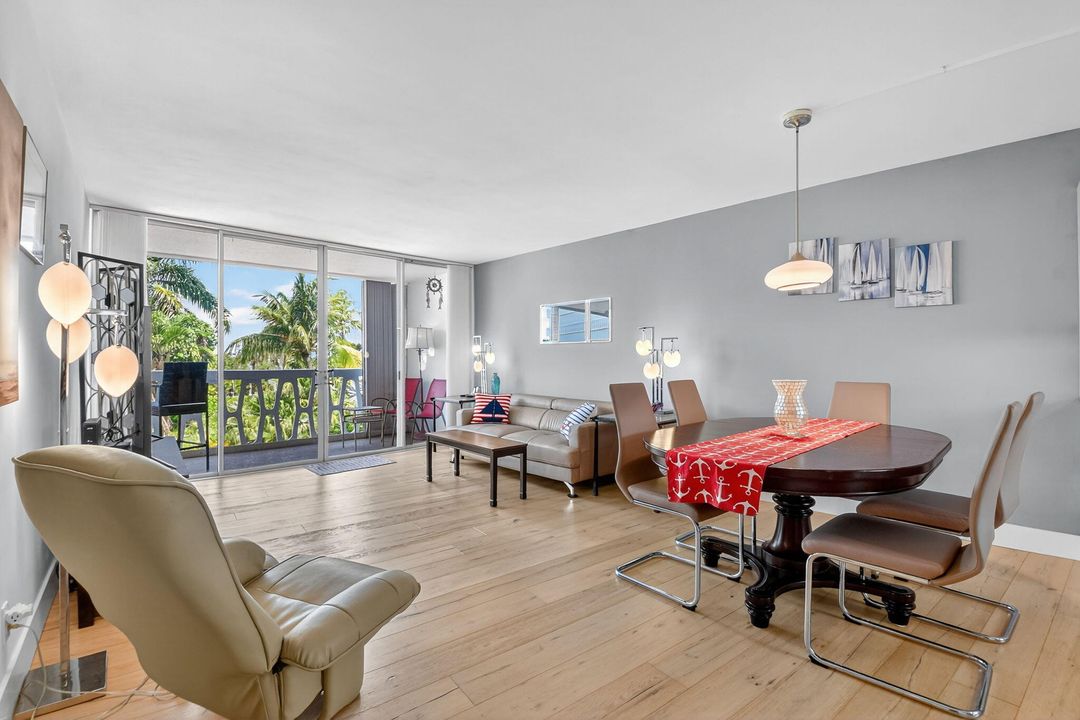 Active With Contract: $7,500 (2 beds, 2 baths, 1116 Square Feet)