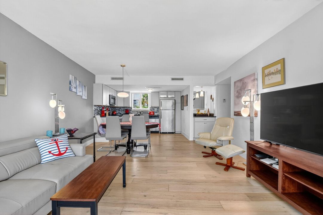 Active With Contract: $7,500 (2 beds, 2 baths, 1116 Square Feet)