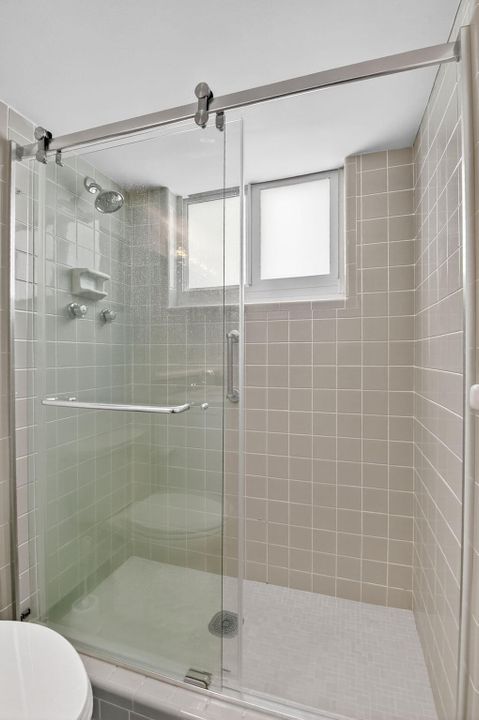 Active With Contract: $7,500 (2 beds, 2 baths, 1116 Square Feet)