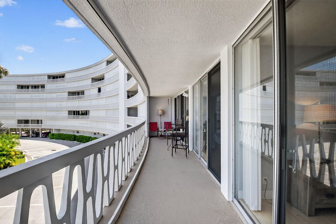 Active With Contract: $7,500 (2 beds, 2 baths, 1116 Square Feet)