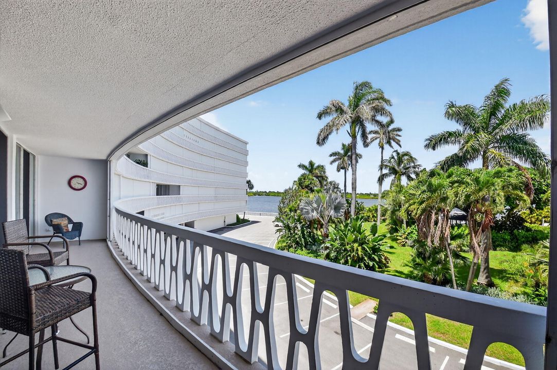 Active With Contract: $7,500 (2 beds, 2 baths, 1116 Square Feet)