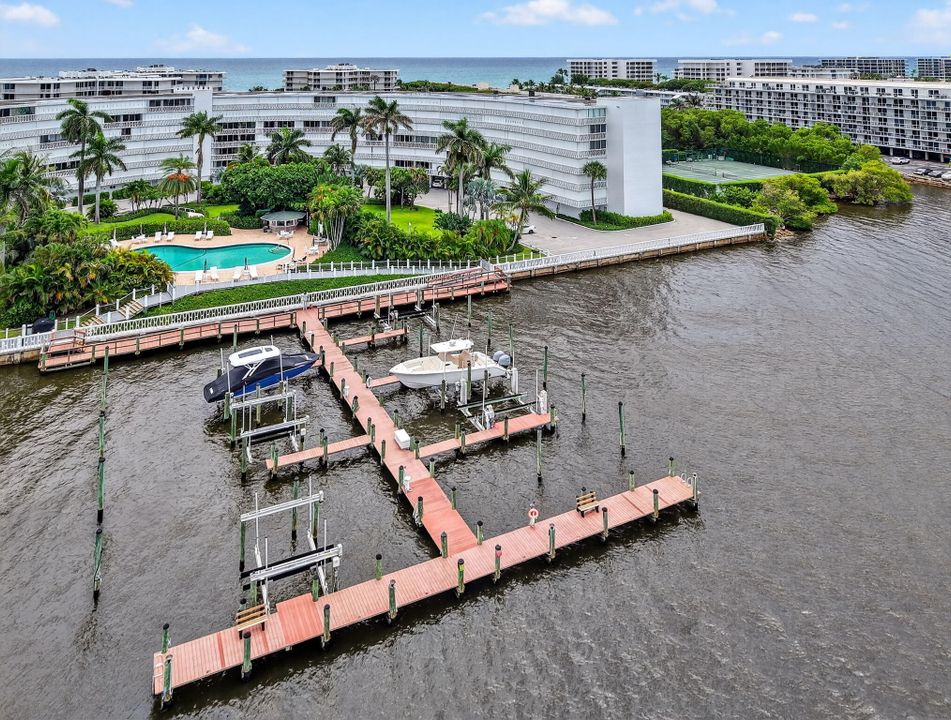 Active With Contract: $7,500 (2 beds, 2 baths, 1116 Square Feet)