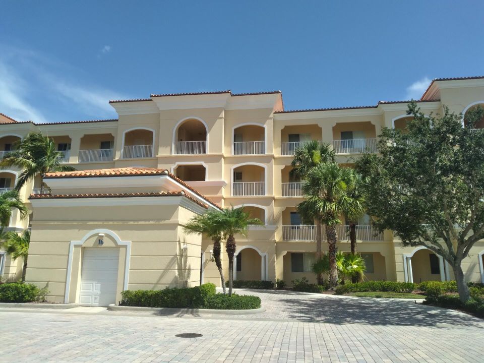 For Rent: $4,250 (2 beds, 2 baths, 1989 Square Feet)