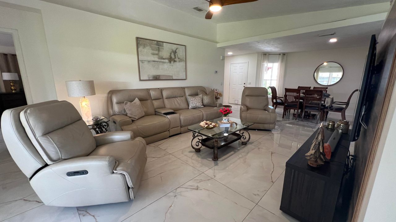 For Sale: $210,000 (3 beds, 2 baths, 1714 Square Feet)