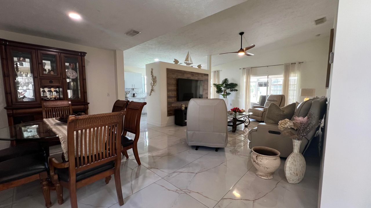 For Sale: $210,000 (3 beds, 2 baths, 1714 Square Feet)