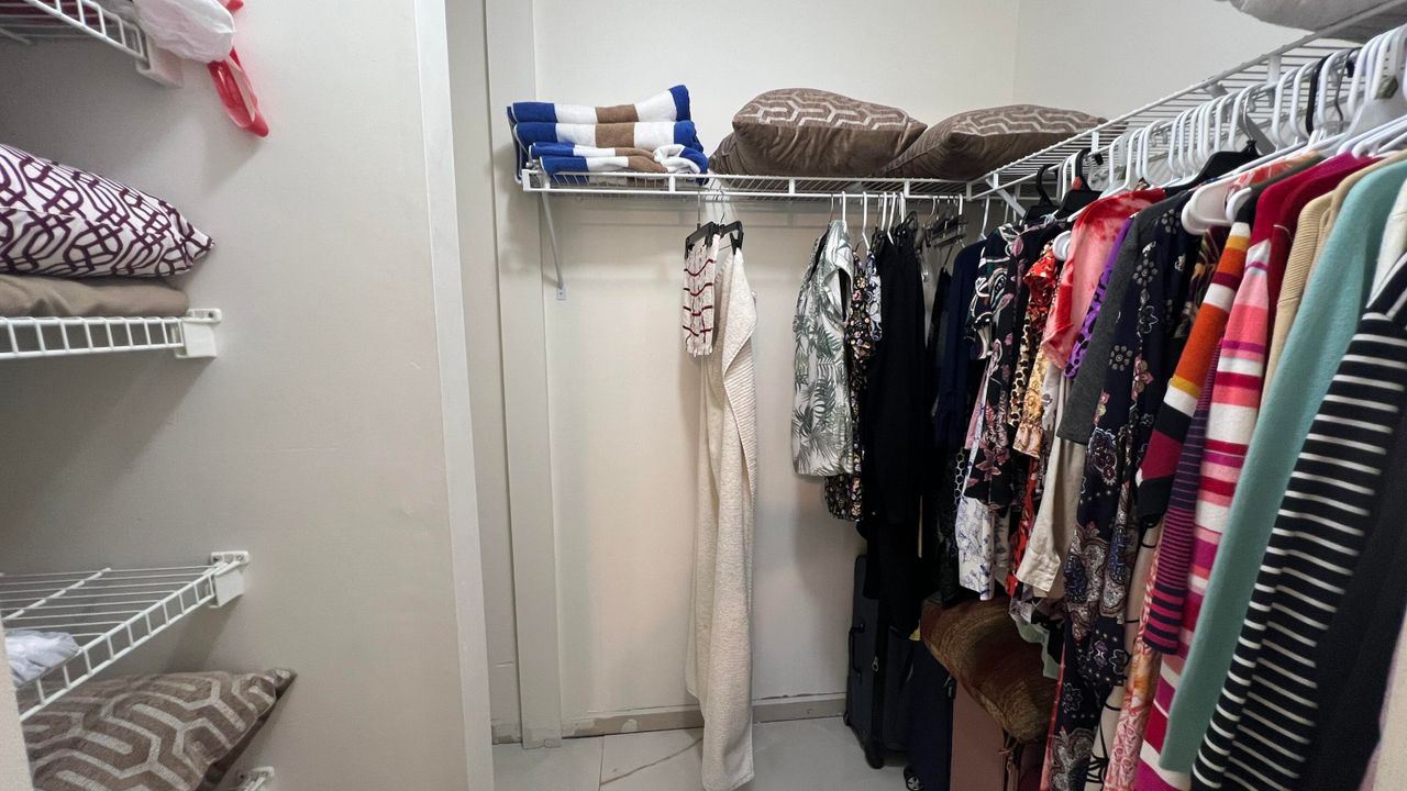 For Sale: $210,000 (3 beds, 2 baths, 1714 Square Feet)