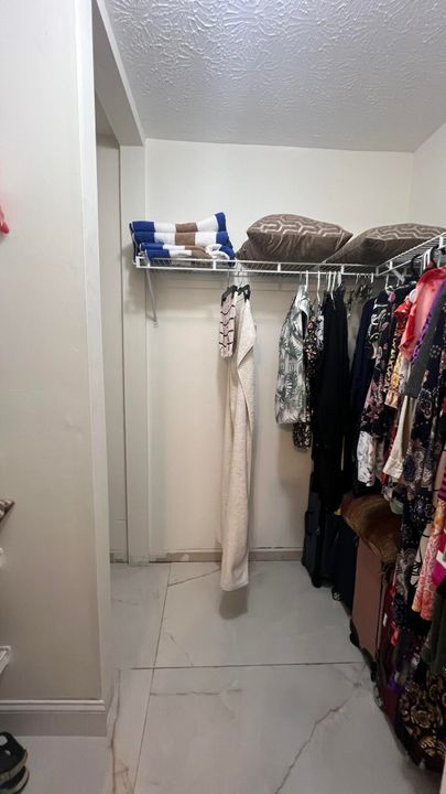 For Sale: $210,000 (3 beds, 2 baths, 1714 Square Feet)