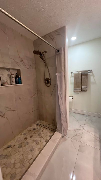 For Sale: $210,000 (3 beds, 2 baths, 1714 Square Feet)