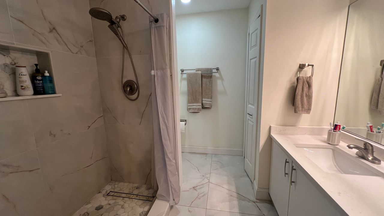 For Sale: $210,000 (3 beds, 2 baths, 1714 Square Feet)