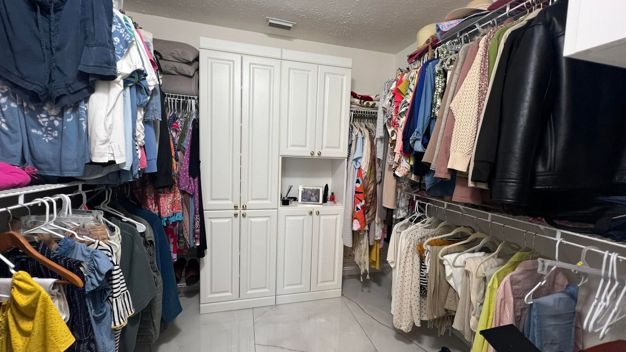 For Sale: $210,000 (3 beds, 2 baths, 1714 Square Feet)