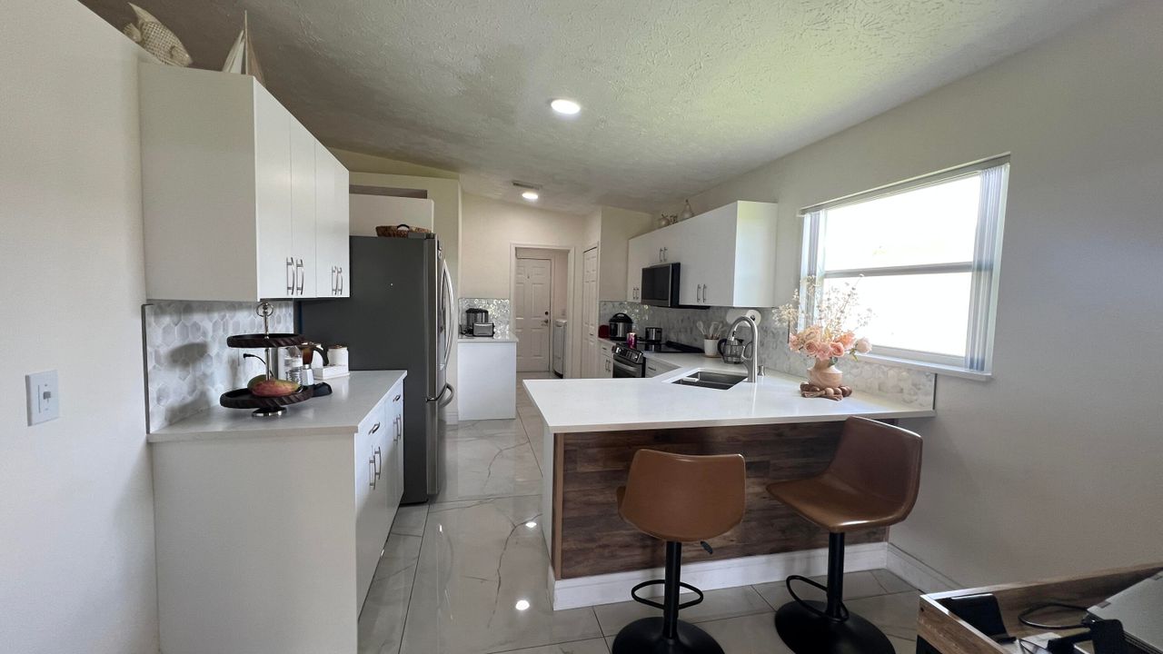 For Sale: $210,000 (3 beds, 2 baths, 1714 Square Feet)