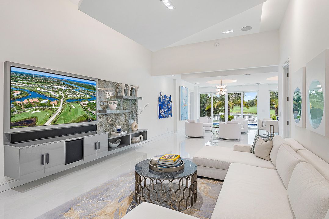 待售: $3,750,000 (3 贝兹, 3 浴室, 2450 平方英尺)