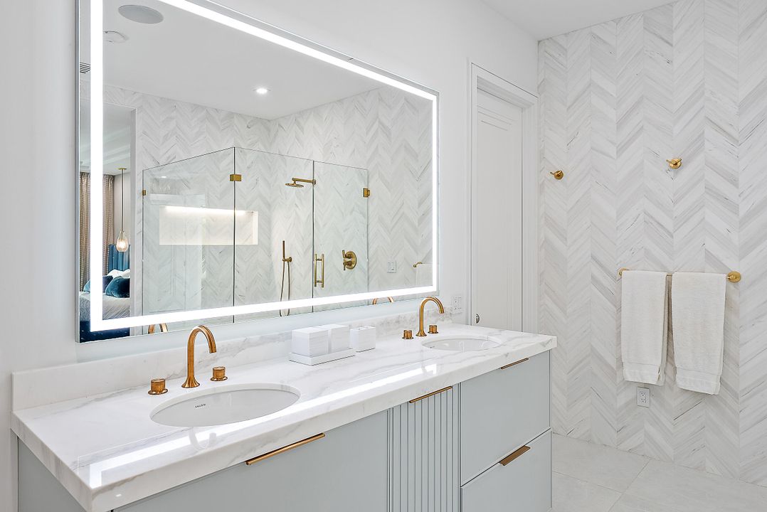 待售: $3,750,000 (3 贝兹, 3 浴室, 2450 平方英尺)