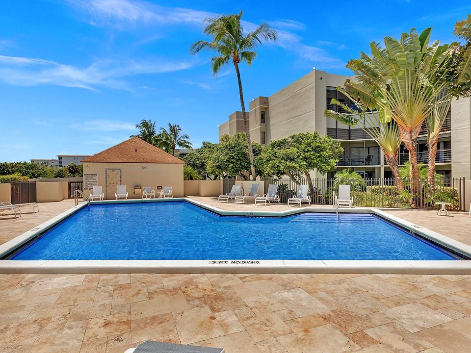 合同活跃: $269,000 (2 贝兹, 2 浴室, 1597 平方英尺)