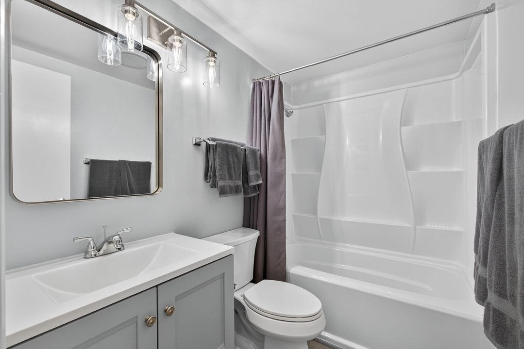 Под контрактом: $75,500 (1 спален, 1 ванн, 570 Квадратных фут)