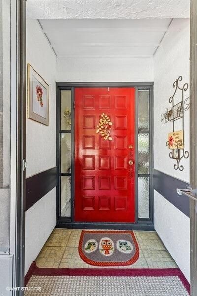 Active With Contract: $325,000 (3 beds, 2 baths, 1208 Square Feet)