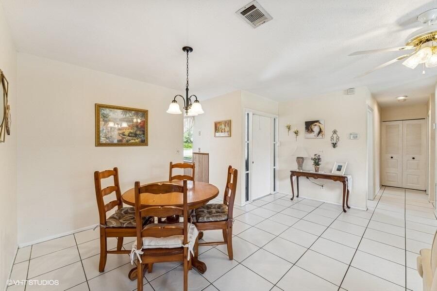 Active With Contract: $325,000 (3 beds, 2 baths, 1208 Square Feet)