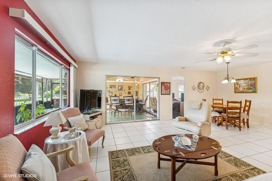 Active With Contract: $325,000 (3 beds, 2 baths, 1208 Square Feet)