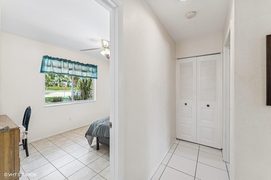 Active With Contract: $325,000 (3 beds, 2 baths, 1208 Square Feet)