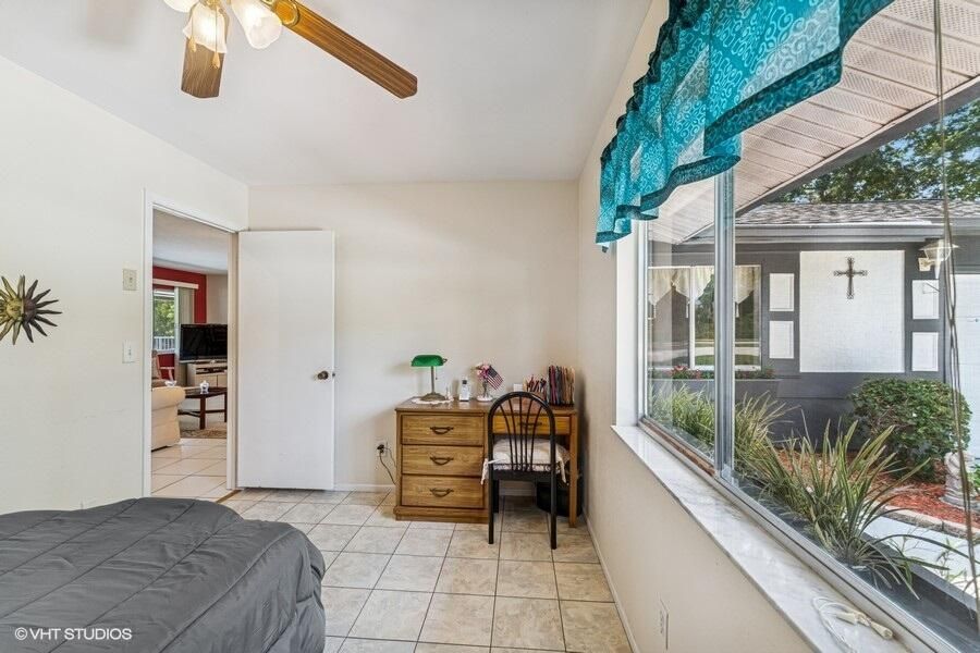 Active With Contract: $325,000 (3 beds, 2 baths, 1208 Square Feet)