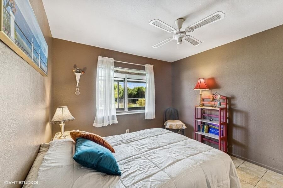 Active With Contract: $325,000 (3 beds, 2 baths, 1208 Square Feet)