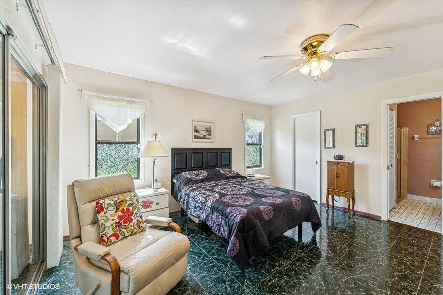 Active With Contract: $325,000 (3 beds, 2 baths, 1208 Square Feet)