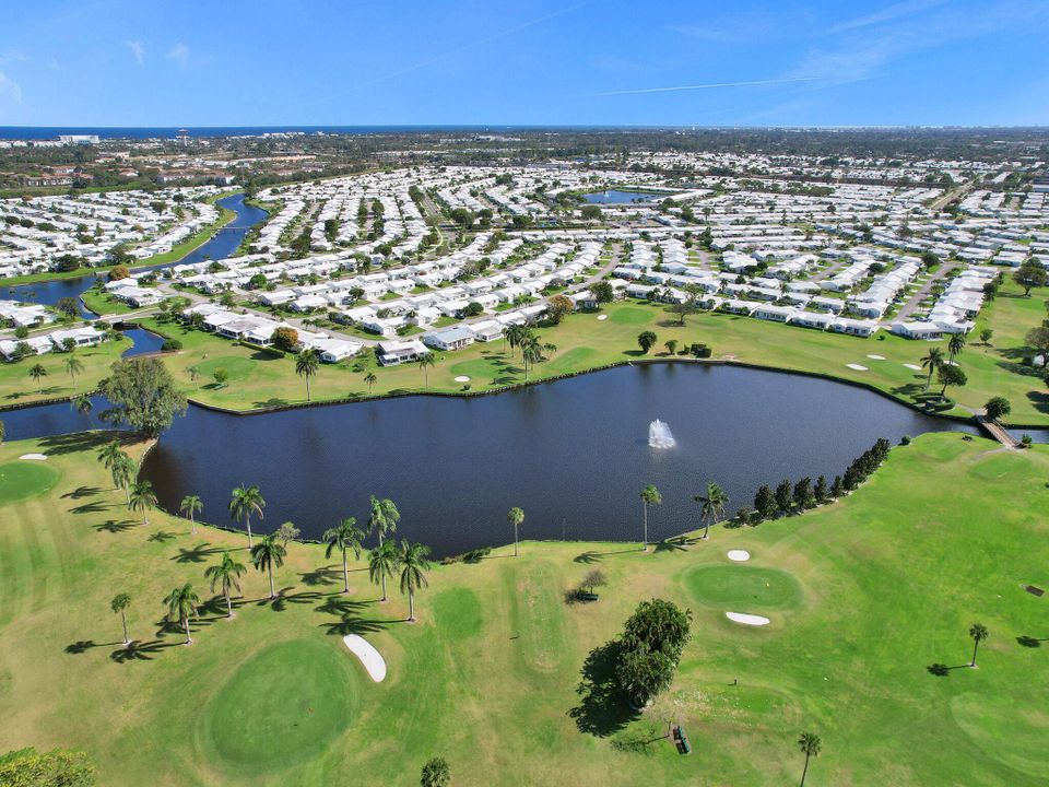 合同活跃: $185,000 (2 贝兹, 2 浴室, 962 平方英尺)