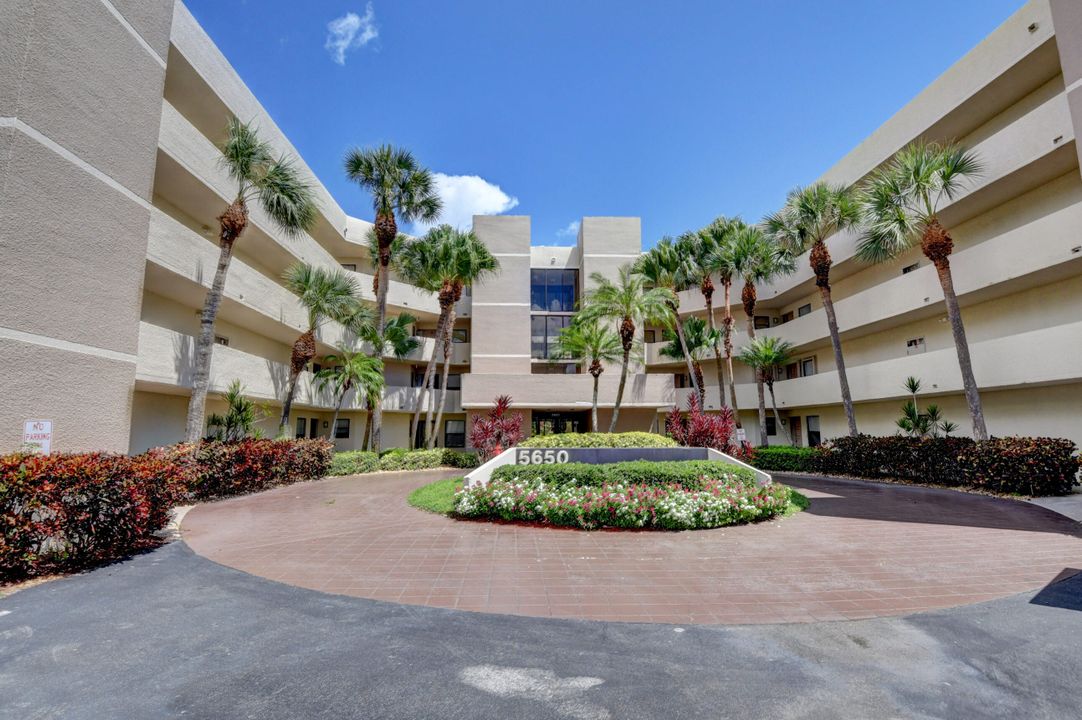 合同活跃: $269,000 (2 贝兹, 2 浴室, 1597 平方英尺)